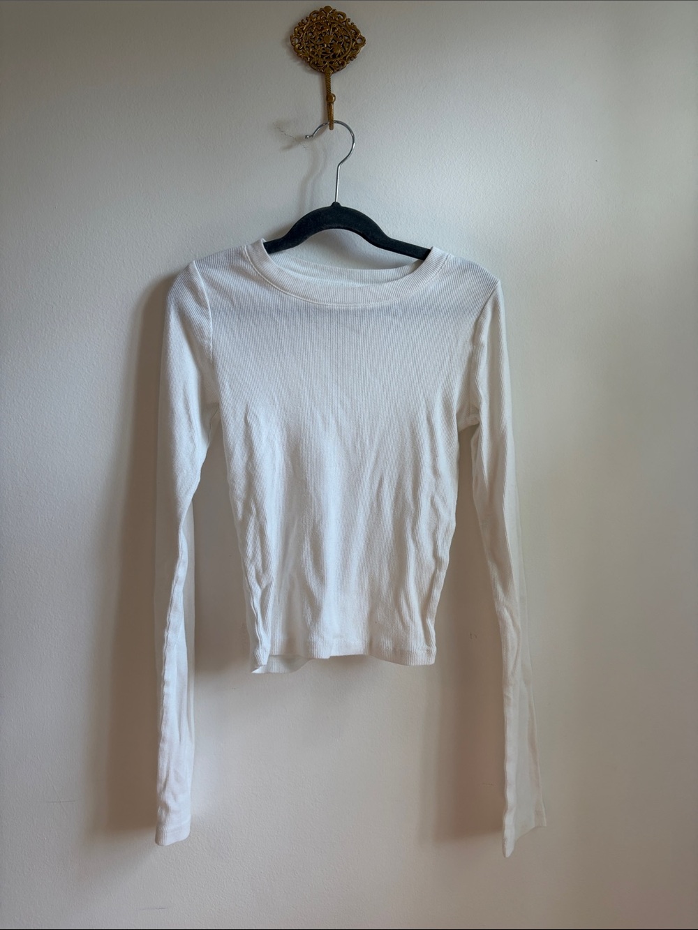 Hollister Classic White Long-Sleeve Women's Top